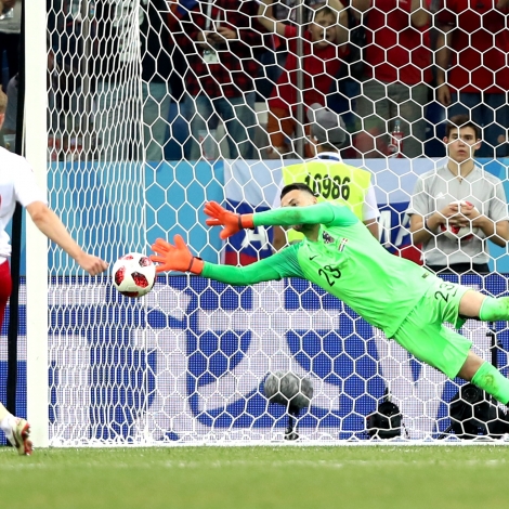 Christian Eriksen var ein av dønunum, ið misnýtti í brotssparkskappingini
 (Mynd: EPA)