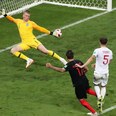 Mario Mandzukic avgjørdi dystin í longdu leiktíðini
(Mynd: EPA)
