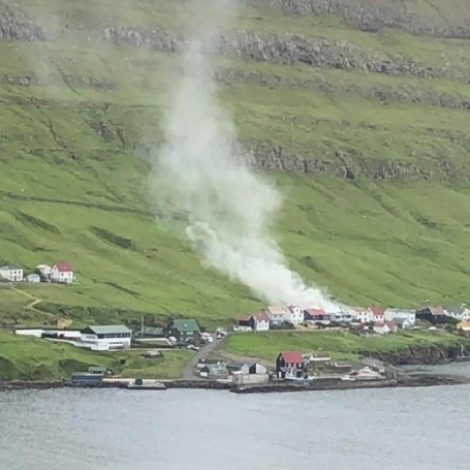 Vakthavandi: Løgreglan fer suður í dag at kanna orsøkina til eldin