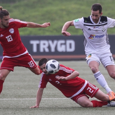 B36 og OFK Titograd Podgorcia dystast um rættin at spæla í 2.undaumfarið móti Besiktas
(Mynd: Sverri Egholm)