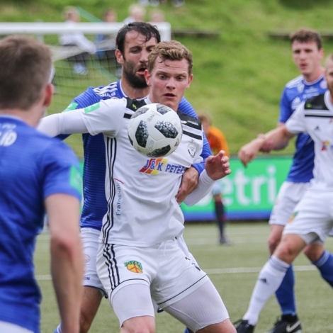 B36 og KÍ stríðast við NSÍ og Víking um plássini í Evropa
(Mynd: Sverri Egholm)