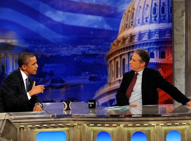 Barack Obama (t.v.) og Jon Stewart (t.h.) (Mynd: EPA)
