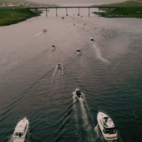 Regatta við flottum sjónbandi