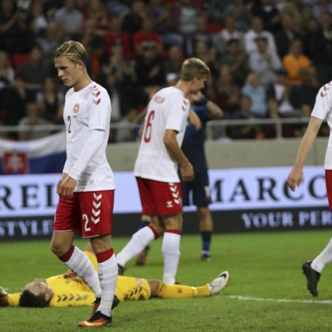 Teir noyddist at lúta, men innsatsurin lá ikki eftir í Slovakia, tá nógvir ókendir danir leiktu landsdyst í kvøld