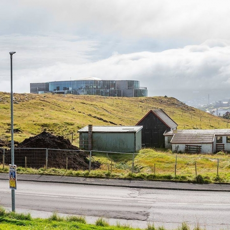 Nú er arbeiðið byrjað at gera hotelli á Oknarvegi