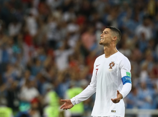 Cristiano Ronaldo fer í Nations League eldin í kvøld (Mynd: EPA)