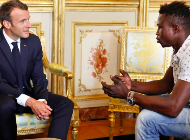 Mamoudou Gassama og franski forsetin, Emmanuel Macron (Mynd: Scanpix)