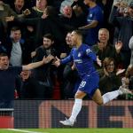 Eden Hazard gjørdist hetjan fyri Chelsea á Anfield
(Mynd: The Guardian)