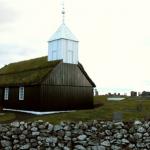 Gudstænsta í Sands kirkju við Bláum grasi