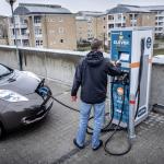 Danska stjórnin vil steðga sølu av nýggjum diesel- og bensinbilum í 2030