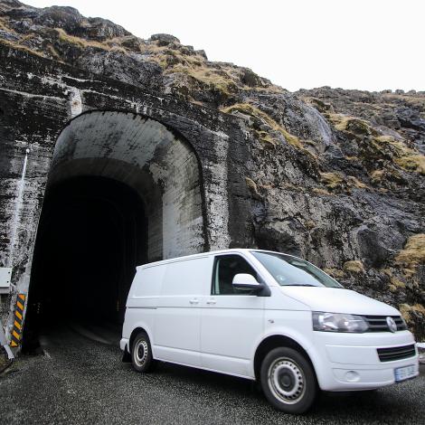 Góðtekur ikki at tunlarnir Norður um fjall skulu afturum í røðini