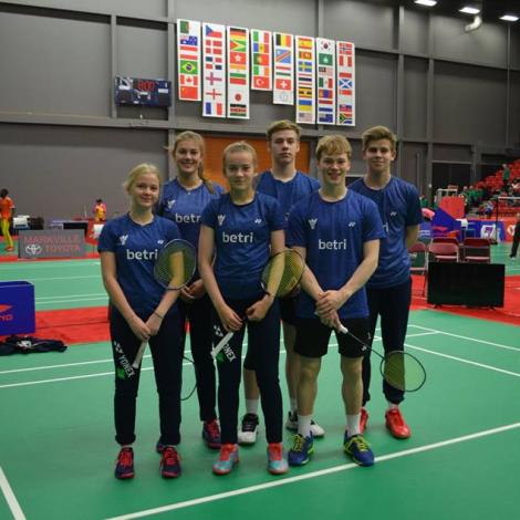 Føroyska liðið eftir dystin móti Peru
(Mynd: Badmintonssamband Føroya)