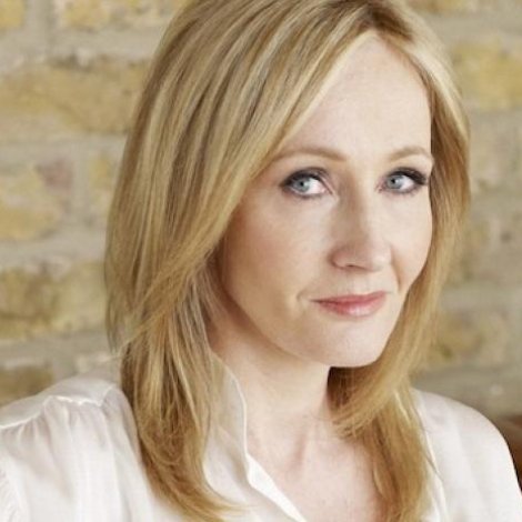Nýggja bókin hjá J.K. Rowling verður eisini givin út á føroyskum