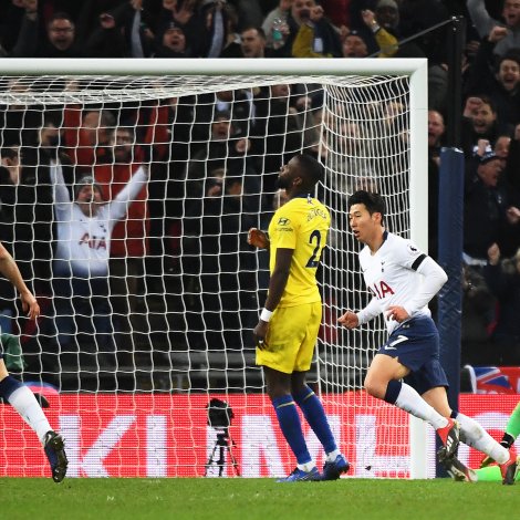 Son Heung-min hevur júst lagt Tottenham á odda 3-0 móti Chelsea
(Mynd: EPA)