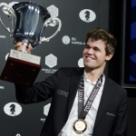 Magnus Carlsen hevur nú vart heimsmeistaraheitið á triðja sinni. Myndin er frá HM-kappingini í 2016 (Savnsmynd: EPA)