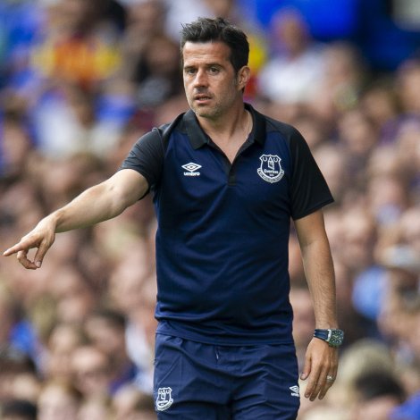 Silva er ikki longur oddamaður í Everton (Mynd: EPA)