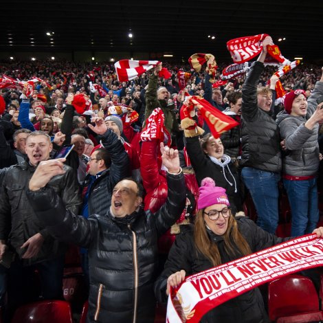 Liverpool-fjepparar kundu fegnast í kvøld (Mynd: EPA)