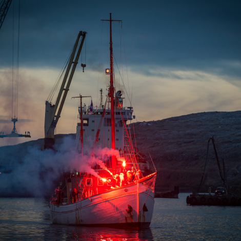 Jólaskipið kemur inn á Vágsbotn klokkan 15 í morgin