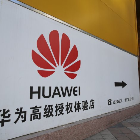 Huawei útihýst frá 5G útbygging í Svøríki
