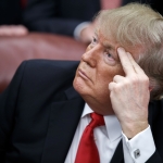 Ríkisrættarmálið móti Trump byrjar í Senatinum í kvøld