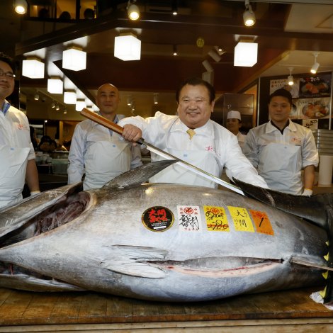 Japan: Tunfiskur seldur fyri methøgan prís