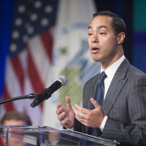 Julian Castro tekur seg úr valstíðnum