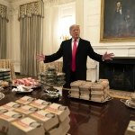 Trump noyddist at borðreiða við kipsi og McDonald's-burgarum