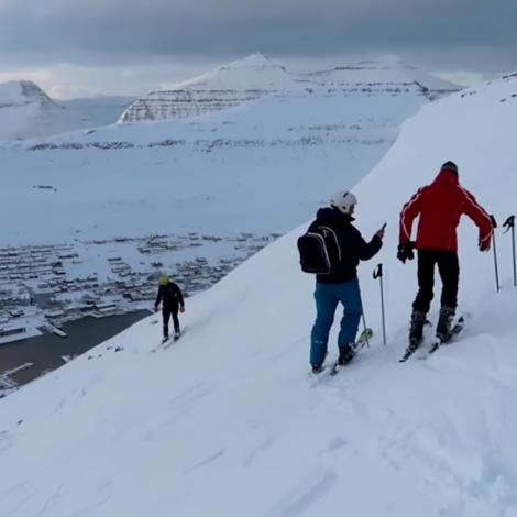 Video: Við tyrlu á skíð