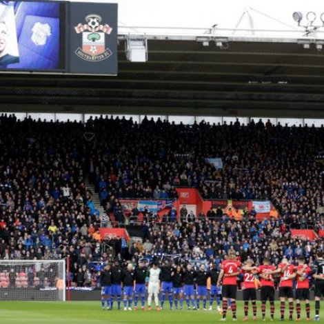 Tøgn í ein minutt undan Premier Legue uppgerðini á St. Mary's í gjár
(Mynd: SkySports)