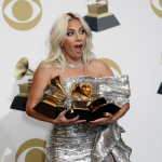 Lady Gaga fór við trimum Grammy heiðurslønum
