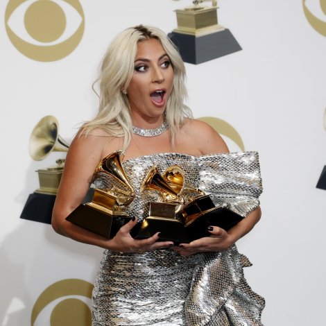 Lady Gaga fór við trimum Grammy heiðurslønum