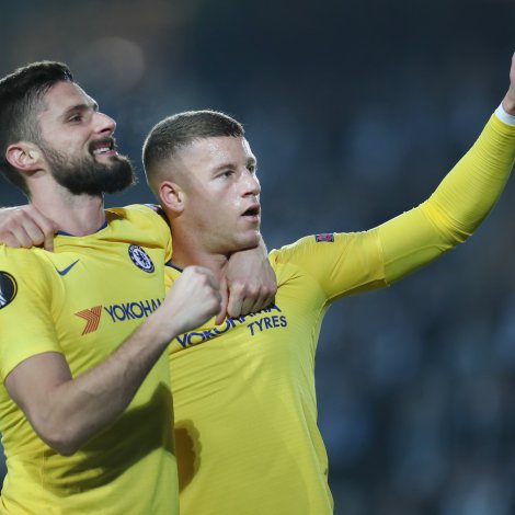 Giroud og Barkley; málskjúttarnir hjá Chelsea í Svøríki í kvøld
(Mynd: EPA)