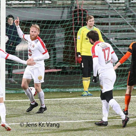 Binni hevur lagt HB á odda 1-0
(Mynd: Jens Kr. Vang)