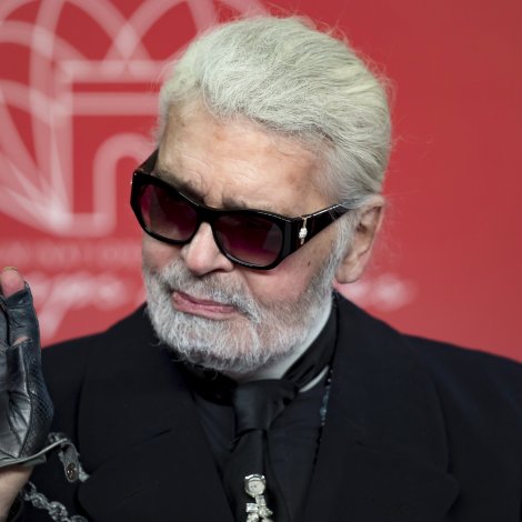 Karl Lagerfeld doyði í morgun