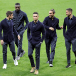 Ronaldo skal ganga á odda fyri Juventus í spanska høvuðsstaðnum í kvøld. Her kanna hann og liðfelagirnir leikvøllin á Wanda Metropolitano
(Mynd: EPA