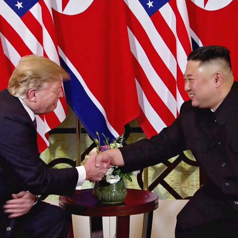 Trump og Kim heilsaðust kurteisliga