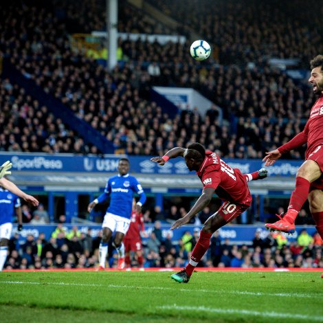 Tað var líka við og næstan hjá Mané, Salah og co. í dag
(Mynd: EPA)