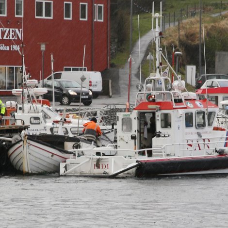 Hevði hvørki neyðbluss ella rakettir umborð