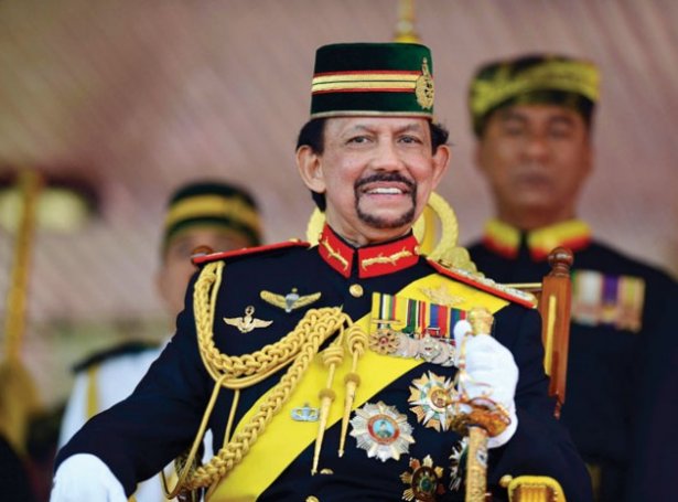 Hassanal Bolkiah, sultanur í Brunei
