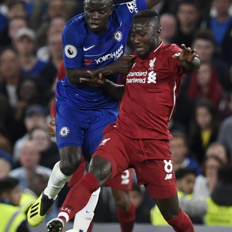 Tað veðrur allarhelst hart stríð um stigini á Anfield í dag
(Mynd: EPA)