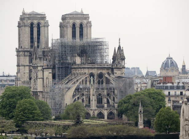 Soleiðis sær Notre Dame út í dag (Mynd: EPA)