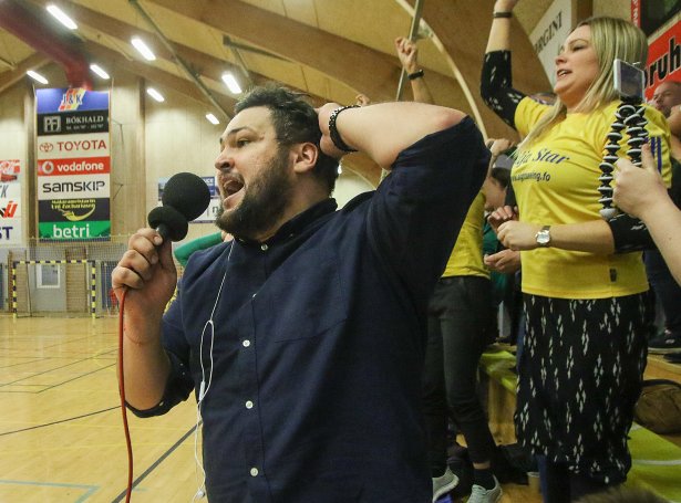 Sjúrður Hildarson Hoydal hevur sagt frá mongum spennandi dysti millum ár og dag (Mynd: Sverri Egholm)