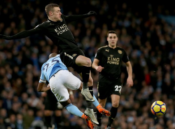 Jamie Vardy og Leicester vitja Manchester City í seiansta dystinum í 37. umfari (Mynd: EPA)