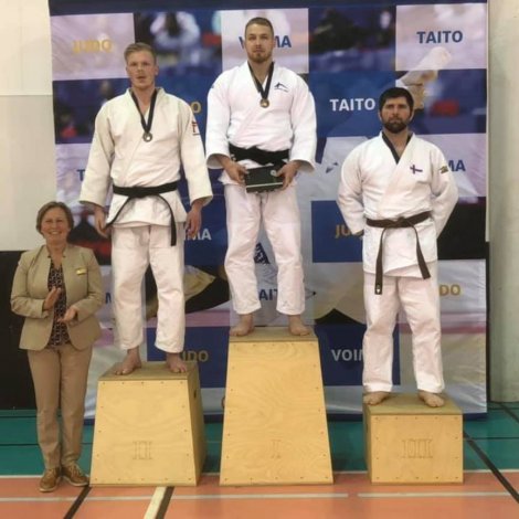 Petur Sigurð Johannesen gjørdist nr. 3 í vektbólkinum -100 kg hjá monnum (Mynd: Judo.fo)