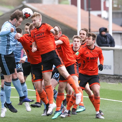 Víkignur og Skála bresta aftur saman í Sarpugerði í dag (Mynd: Sverri Egholm)