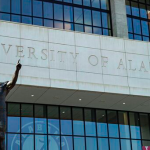 Alabama: Universitet sendir peningagávu á 175 mió. aftur