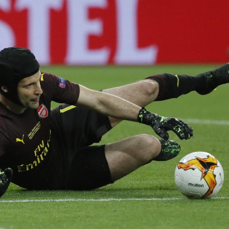 Petc Cech spældi sín seinasta dyst fyri Arsenal í Europa League-finaluni móti júst Chelsea (Mynd: EPA)