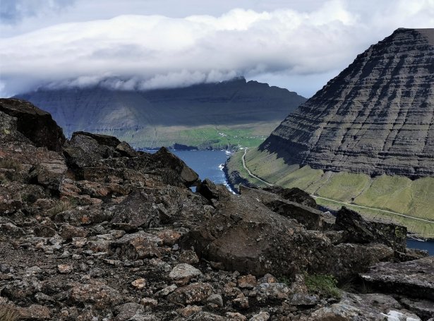Malinsfjall og Viðareiði (Mynd: Pól Sundskarð, hiking.fo)