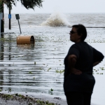 Ódnin Barry nærkast landi: 77.000 fólk í Louisiana eru uttan streym