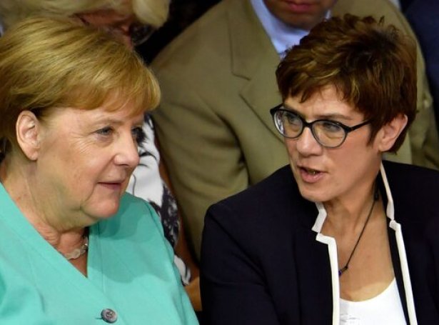 Merkel og Kramp-Karrenbauer - Mynd: Scanpix
